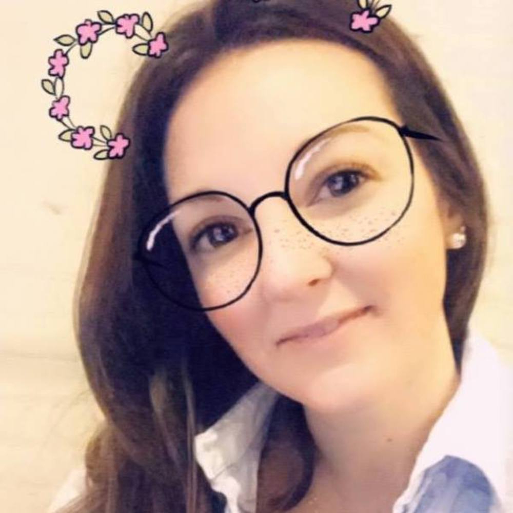 Meet your Posher, Crystal